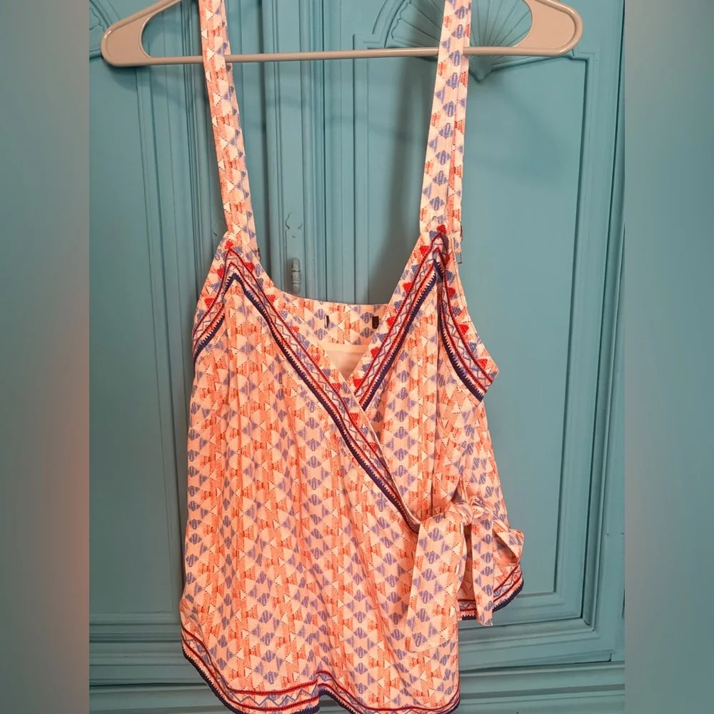 Buckle Miss Me Geo Surplice embroidered wrap  peach & navy tank top - Picture 7 of 15